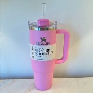 Stanley 30 oz Stainless Steel H2.0 Flowstate Quencher Tumbler in Sizzling Pink